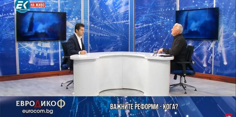 Премиерът се нервира. Коментира си любовниците